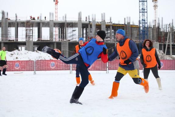 На "Стадионе Нижний Новгород" прошёл футбольный матч в валенках. ФОТО 2