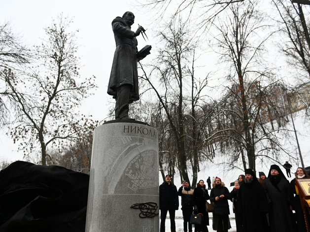 В центре Нижнего Новгорода установили памятник императору Николаю I
