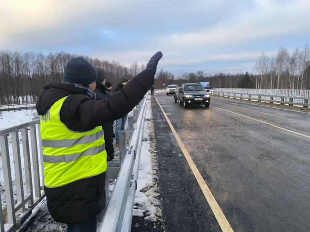 «Первый в России». В Нижегородской области открыли автомобильный алюминиевый мост
