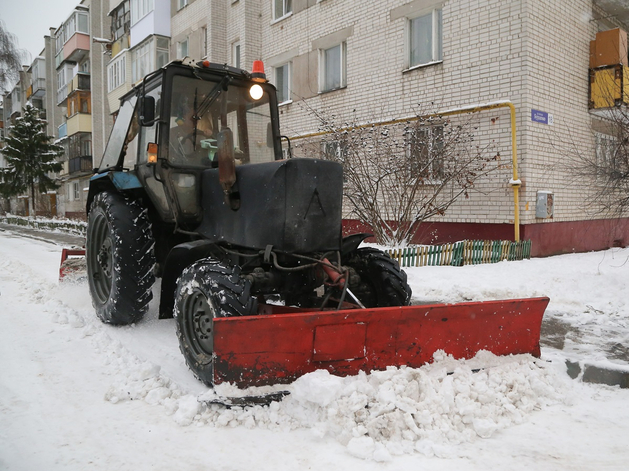 Придется самим? Вывоз снега с нижегородских дворов назавали «допуслугой»