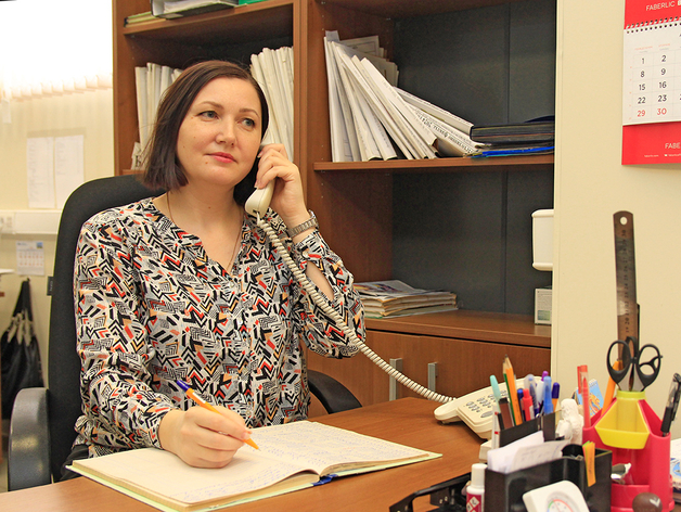 Звонок принимает инженер по качеству сервисной службы АПЗ  Лилия Михеева