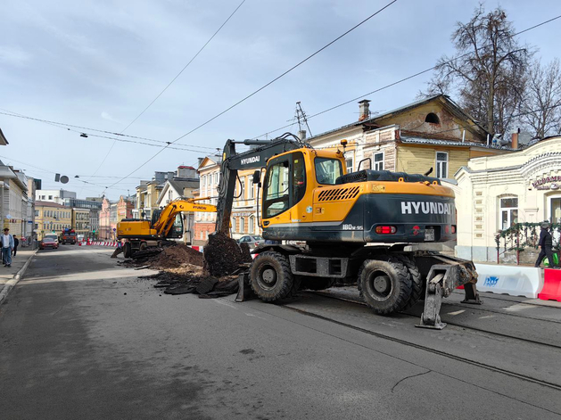 В центре Нижнего Новгорода изменилось движение транспорта из-за замены путей
