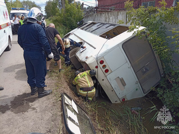 Под Нижним Новгородом перевернулся рейсовый автобус. Пострадали 11 человек