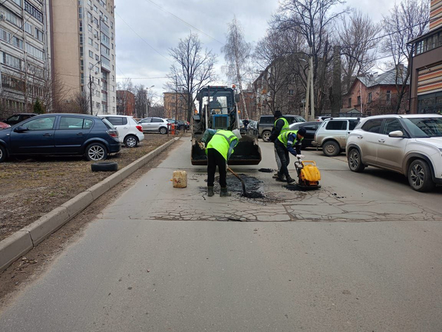 Более половины нижегородских дорог не соответствуют нормативным требованиям
