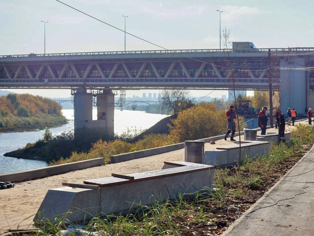 Благоустройство за 100 млн. В Нижнем Новгороде снова сорвали сроки по скверу у метромоста