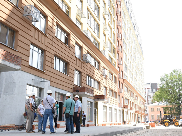 Достройка проблемного дома в центре Нижнего Новгорода завершится в июне