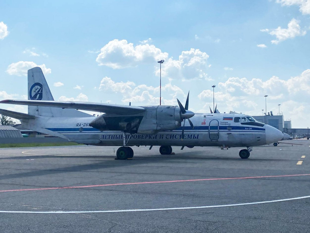 Нижегородцам рассказали, что за самолет летает низко над городом
