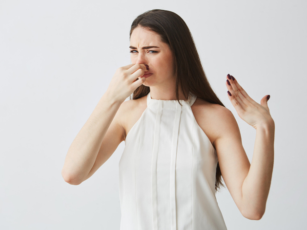 «Тяжело дышать». Нижегородцы снова массово жалуются на неприятный запах в воздухе
