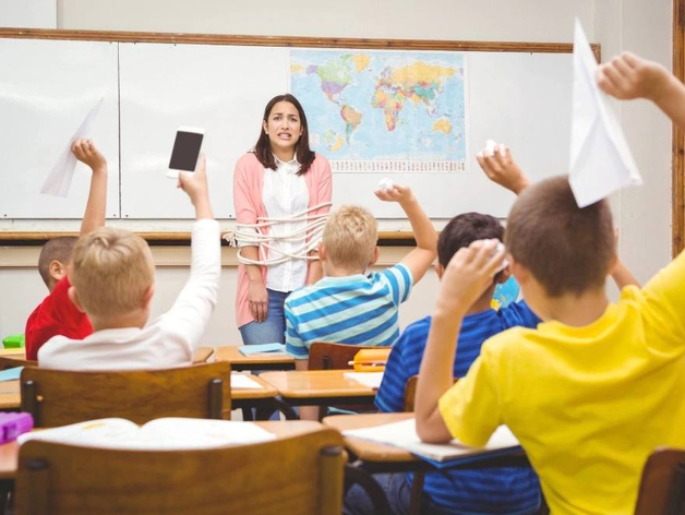 Спикер нижегородского Заксобрания призвал ввести ответственность за хамство школьников
