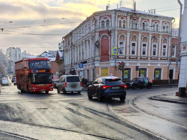 На трех перекрестках в центре Нижнего Новгорода завершили замену трамвайных путей
