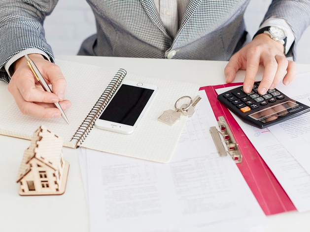 Налог на недвижимость, кредиты застройщикам, реновация в цифрах. Дайджест недвижимости