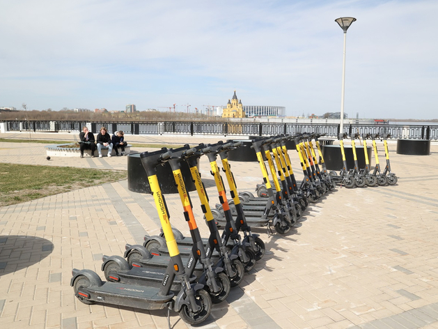 В Нижегородской области ужесточат штрафы за брошенный транспорт и электросамокаты
В Нижегородской области ужесточат штрафы за брошенный транспорт и электросамокаты
